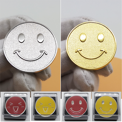 可愛笑臉胸針定制微笑徽章胸牌現貨表情服務之星時尚流行商務胸章